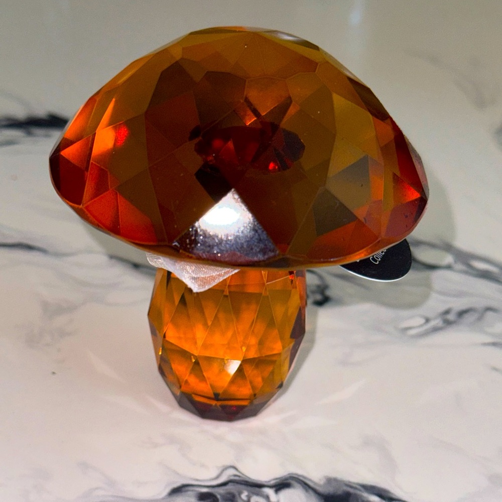 Brand New with tags VIDALI COLLECTION glass Mushroom Beautiful Amber Color Glass